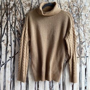 MICHAEL KORS Women’s Tan Long Sleeve Turtleneck Chunky Knit Sweater Medium (EUC)